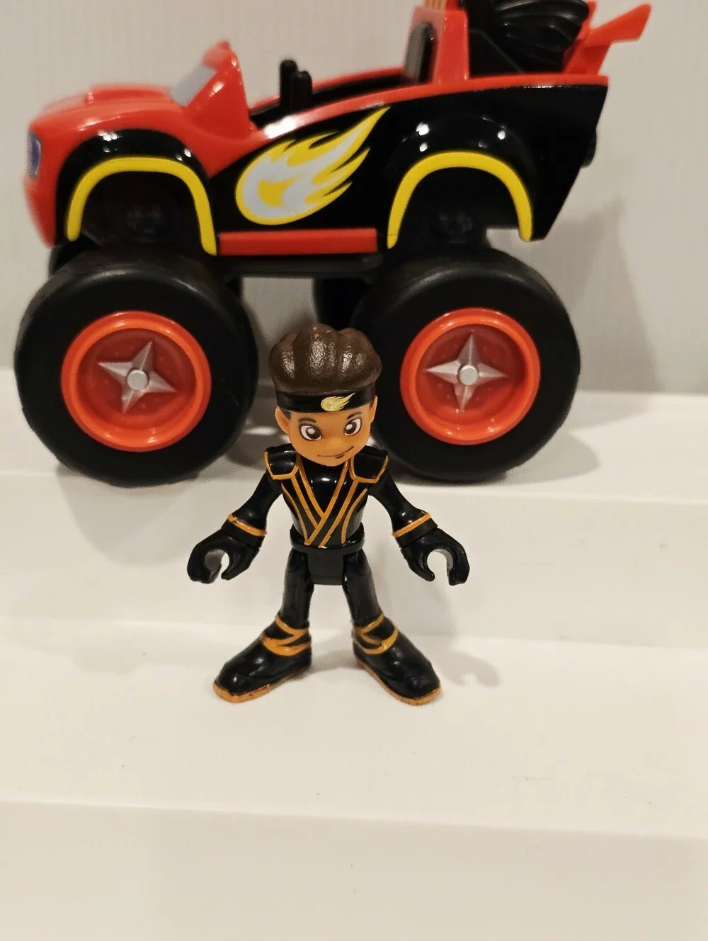 Blaze and The Monster Machines Ninja Blaze and AJ Set